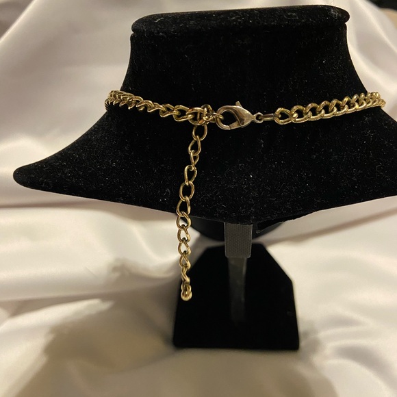 Goldtone statement necklace with clear rhinestones, coral and fuchsia stones - Picture 6 of 7